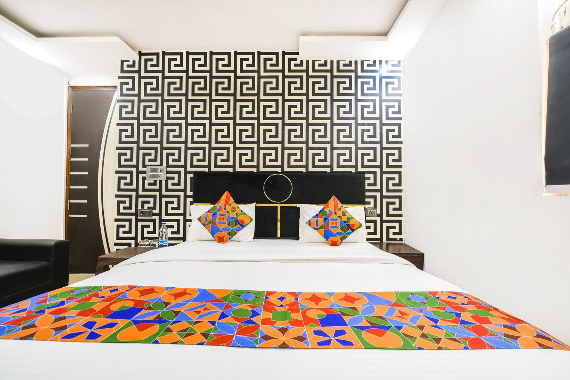 Hotel Fabhotel The Royal Residency New Delhi